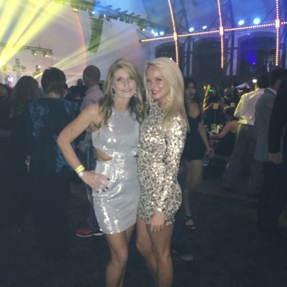 Dress the Population Gold sequin dress - Picture 4 of 4